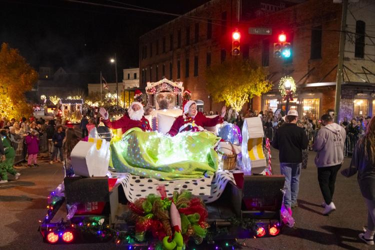 PHOTOS: Christmas on the Coosa