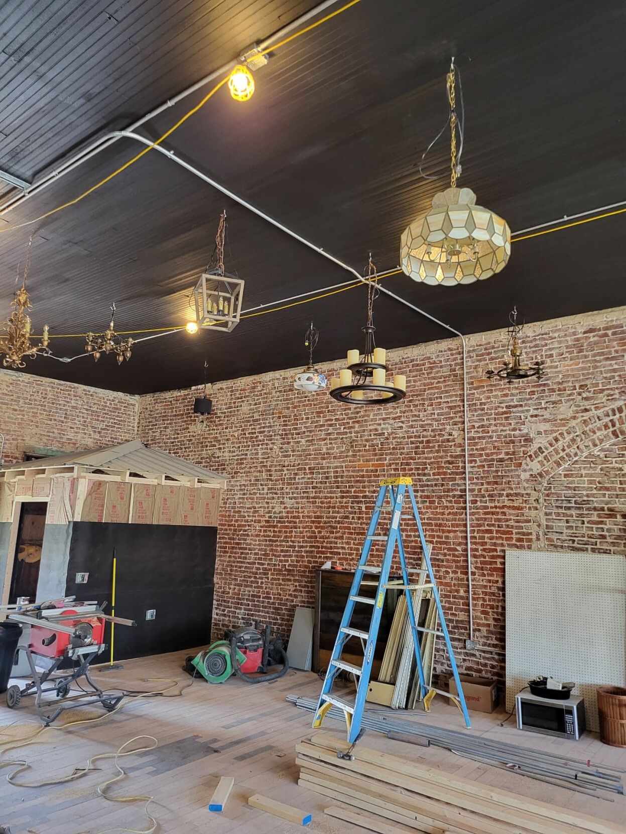 Rainy day at the lake? Play in town!