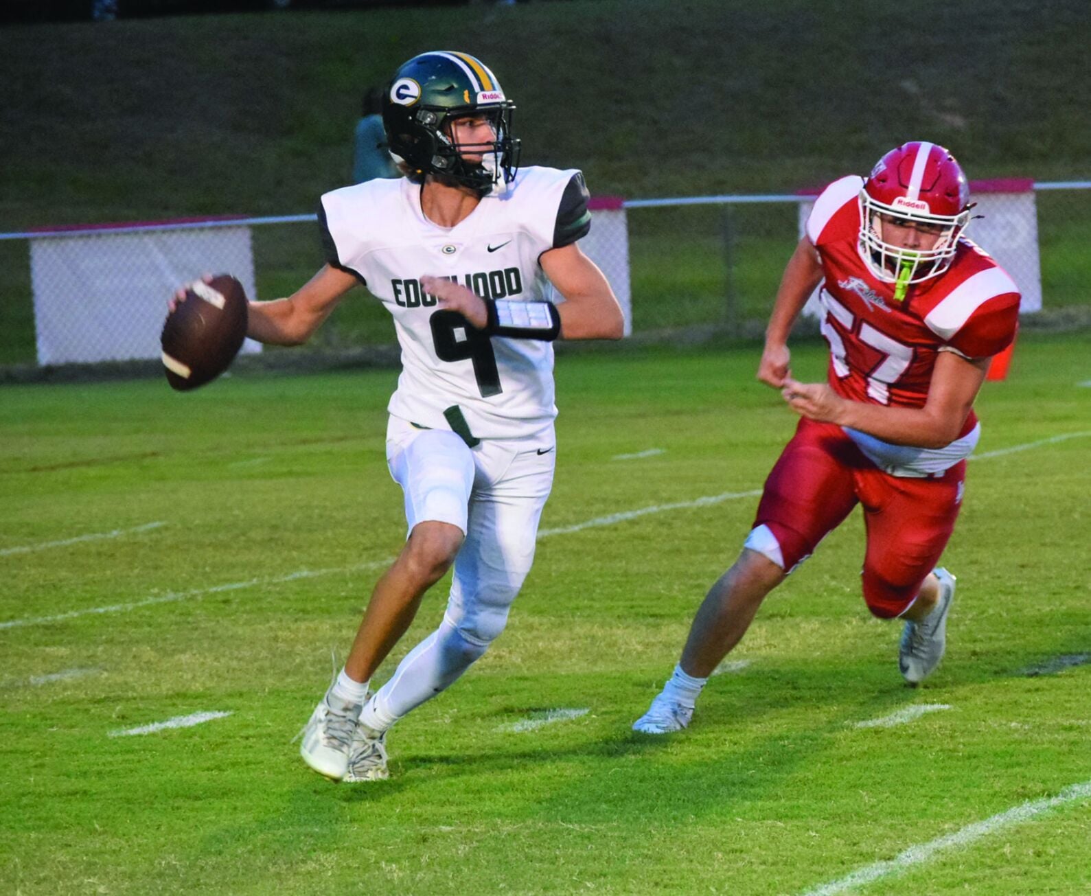 edgewood vs valiant Cross pre.jpg
