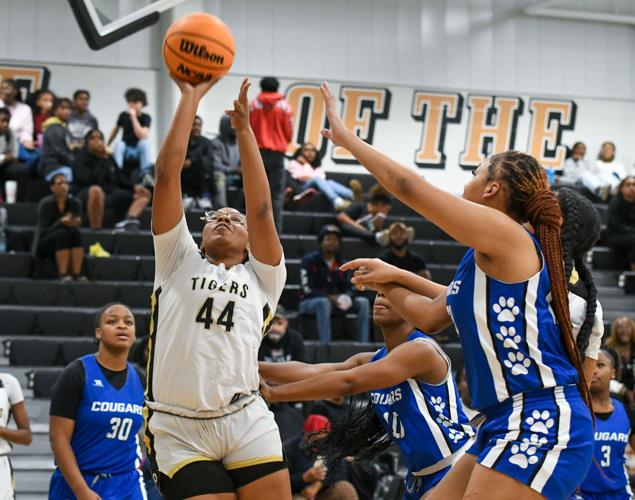 DHS-Coosa (girls) 001.jpg