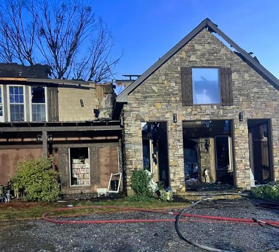 Social influencer and family safe after Elmore County fire
