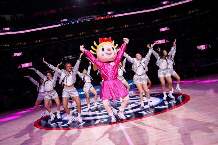 Tiffy Joins Clippers Spirit in Halftime Performance