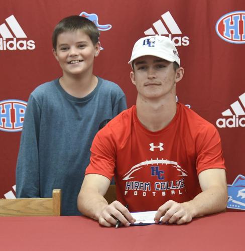 Gavin Brazzell signing