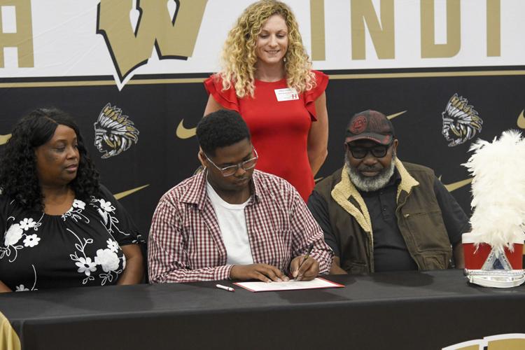wetumpka signing 20.jpg