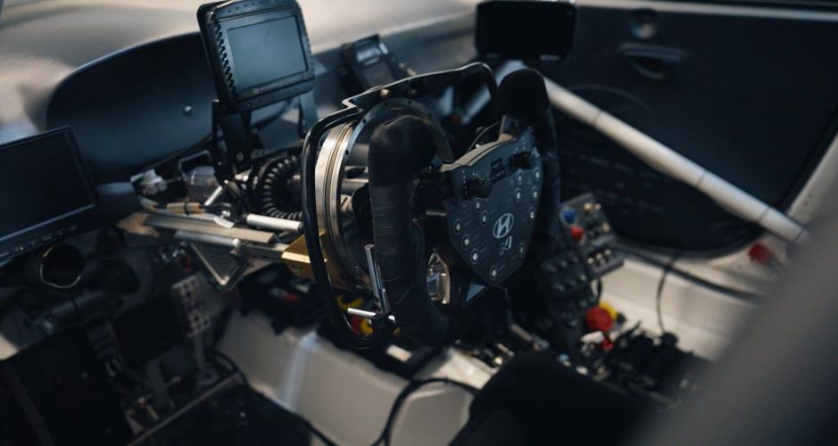 Robert Wickens’ hand controls at the ADAC RAVENOL 24hr Nürburgring on June 23, 2025. (Photo/Hyundai)