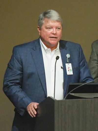 100825 jim peace retiring.jpg