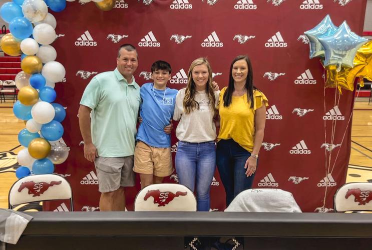 Stanhope Elmore’s Busbin signs with Southern Union golf