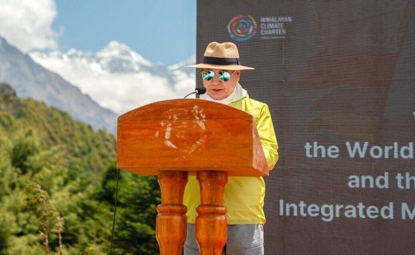 Chairman Kang Tae Sun of BYN BLACKYAK Group delivers a keynote address at the “Himalayan Climate Charter 2026 Namche Summit.”