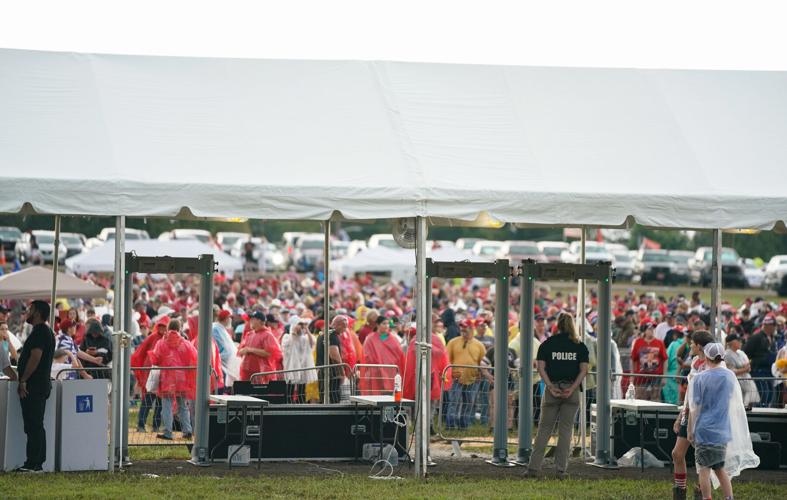 Photos:Trump hosts rally in Cullman
