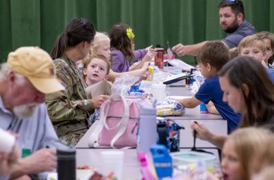 Holtville Elementary hosts lunch with a Veteran