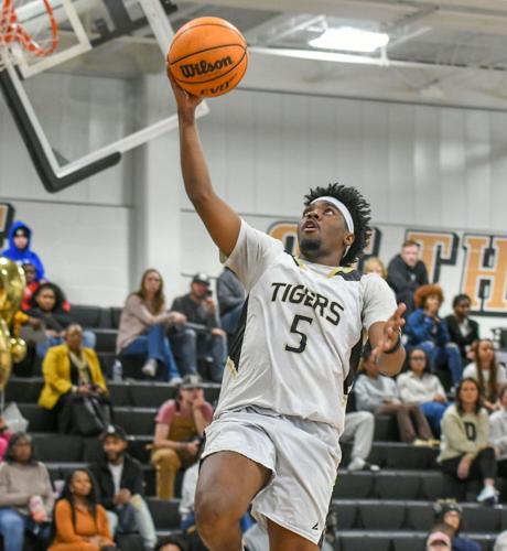 032526-basketball all-stars jamauri crayton.jpg