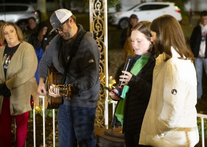 20251210 Tallassee Bell Park Tree lighting004.jpg