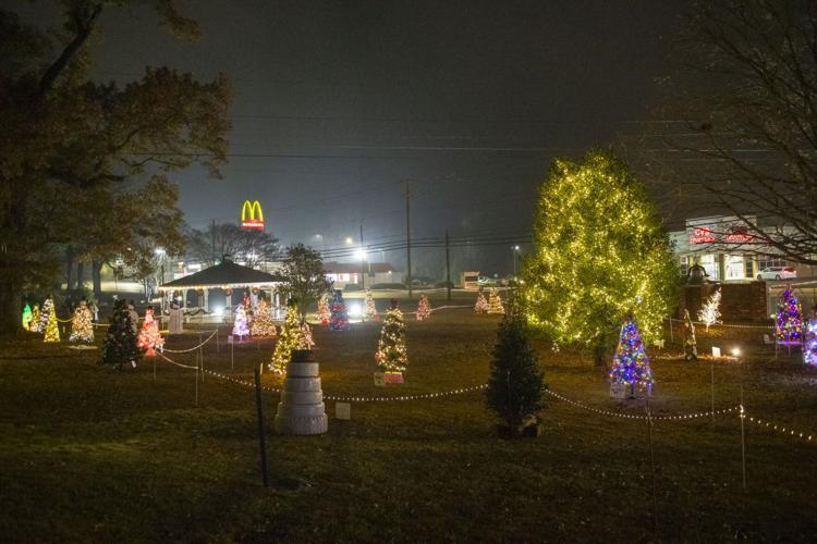 20251210 Tallassee Bell Park Tree lighting009.jpg