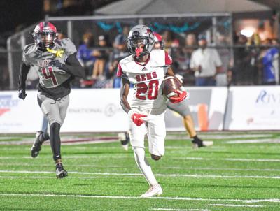 Stanhope Elmore striving for postseason