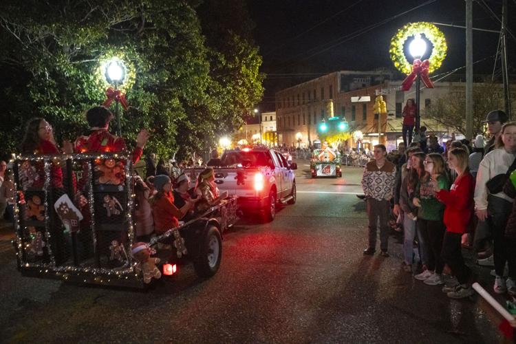 PHOTOS: Christmas on the Coosa