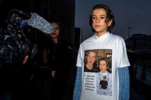 Tobyas Pidoux, who lost his brother Trystan in the Crans-Montana fire, wore a t-shirt with a picture of them together