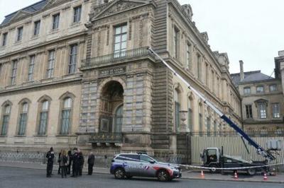 Thieves wielding power tools raided the Louvre, the world's most visited art museum, in broad daylight, taking just seven minutes to steal jewellery worth an estimated $102 million