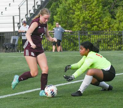 Benjamin Russell drubs Hillcrest in playoffs