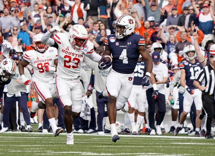 PHOTOS: Auburn and Houston duke it out at the Birmingham Bowl