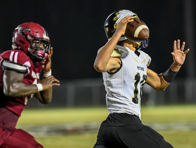 PHOTOS: Stanhope Elmore battles Wetumpka in annual rivalry game