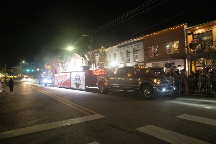 PHOTOS: Christmas on the Coosa