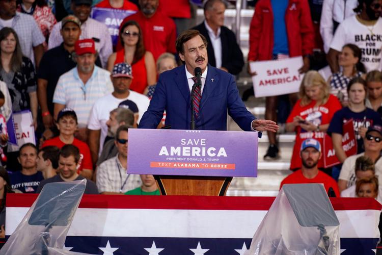 Photos:Trump hosts rally in Cullman