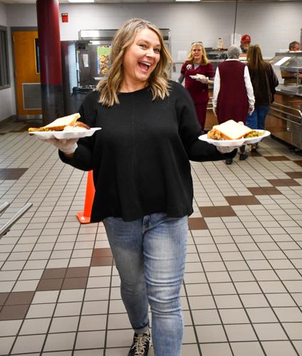 111925 kiwanis feeds brhs4.jpg