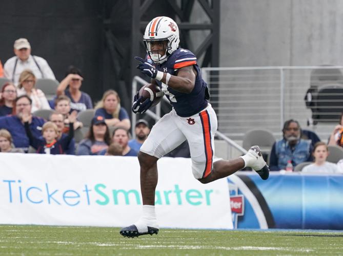 PHOTOS: Auburn and Houston duke it out at the Birmingham Bowl