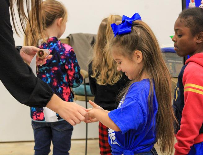 RES kindergartens visit local veterinarian practice