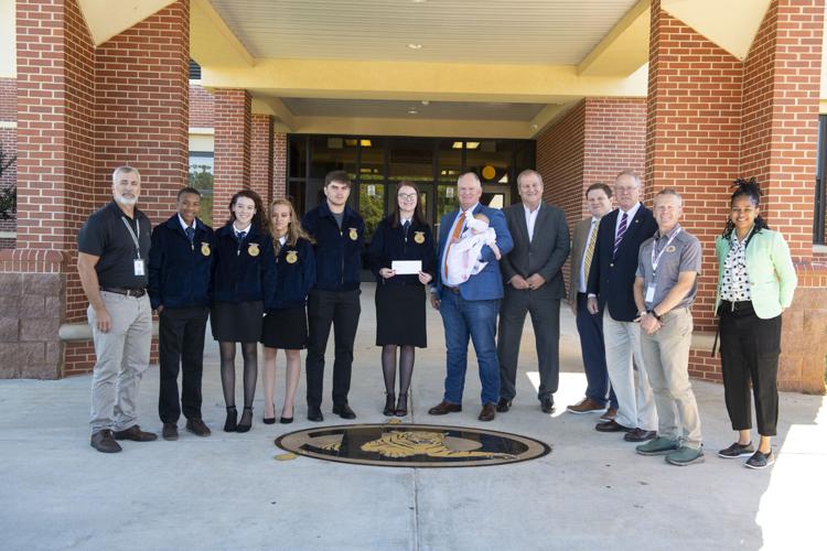 PHOTOS: FFA members get help for national convention
