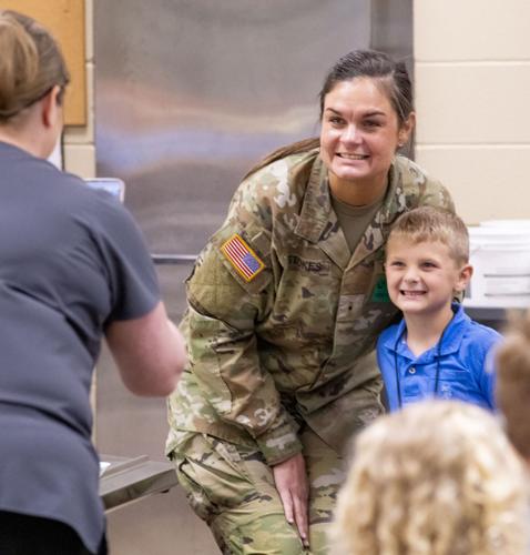 PHOTOS: Holtville Elementary School host Veterans for lunch