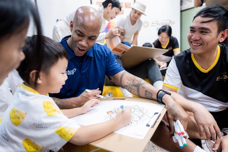 Guests join members of the Sheng Kung Hui Macau Social Services Coordination Office and Bosco Youth Service Network, as well as Sands Cares Ambassadors, to take part in a series of wellness workshops for Health and Wellness Day, including a singing bowl...