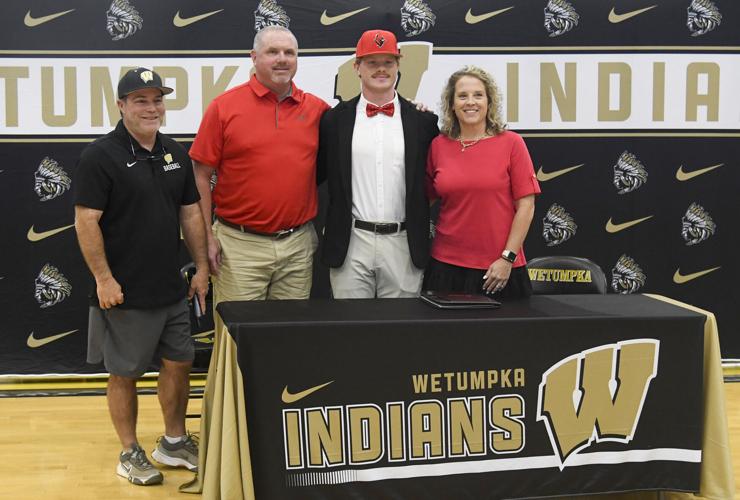 wetumpka signing 50.jpg