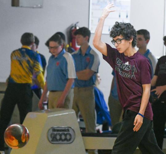 Benjamin Russell places third in Monday meet