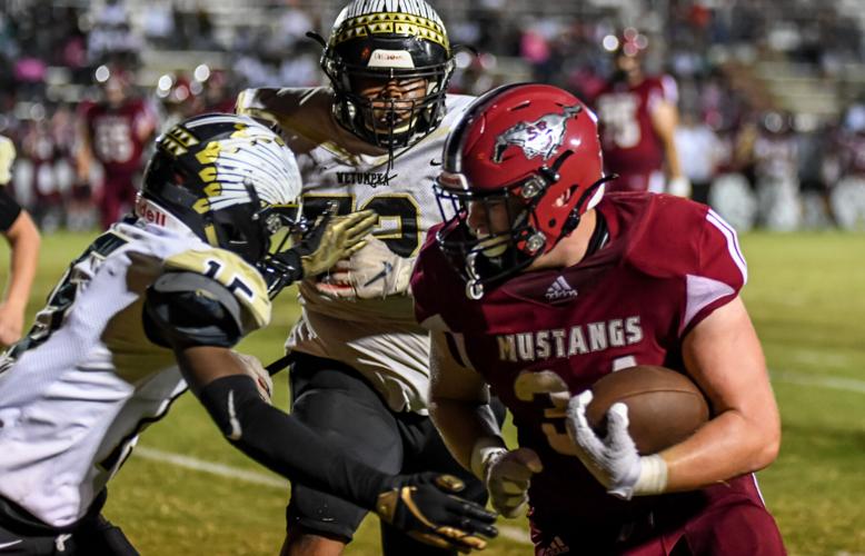 PHOTOS: Stanhope Elmore battles Wetumpka in annual rivalry game