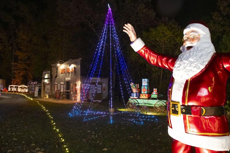 PHOTOS: Christmas Lights at Big Bear Lodge