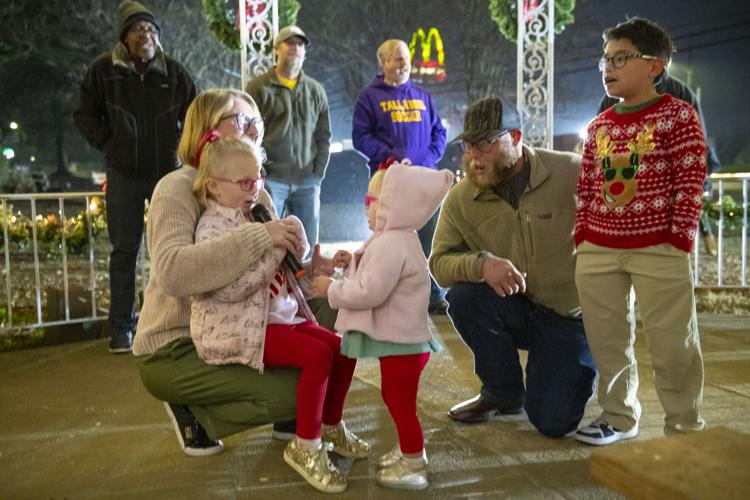 20251210 Tallassee Bell Park Tree lighting003.jpg