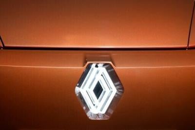 French carmaker Renault says it is developing a ground-based drone for military and civilian use