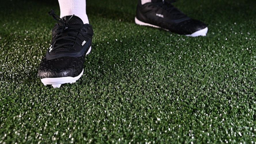 Pivot is a high-performance turf system engineered without performance infill. Its fiber-based construction is designed to mirror natural grass, providing consistent traction and a predictable surface that supports speed, acceleration and cutting, while...
