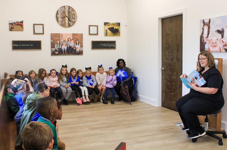 RES kindergartens visit local veterinarian practice
