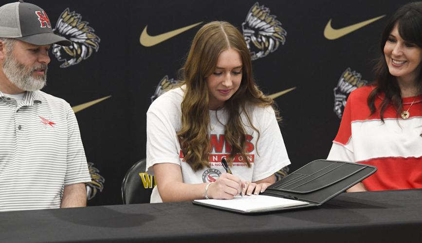 wetumpka signing 29.jpg