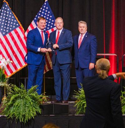 080826 ed oliver award.jpg