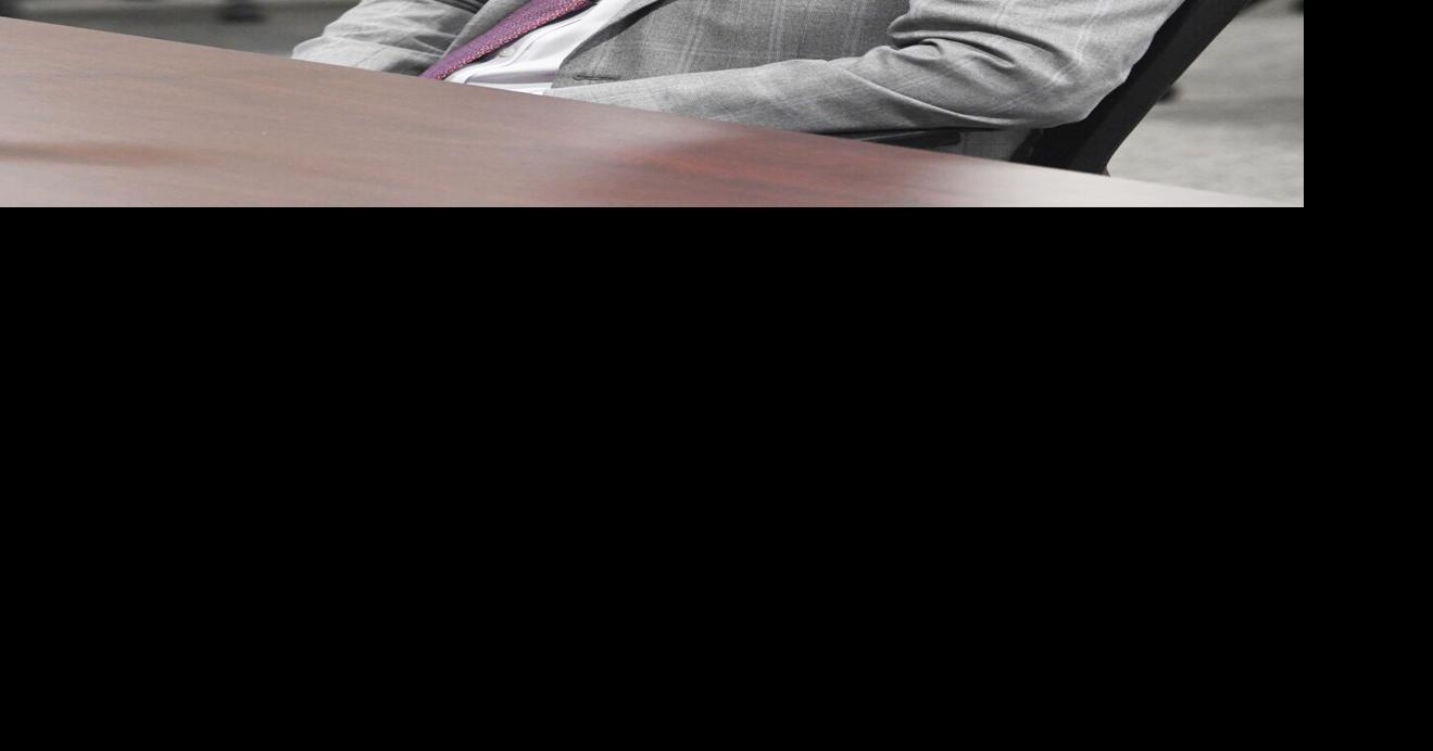 Council agrees to contract with attorney