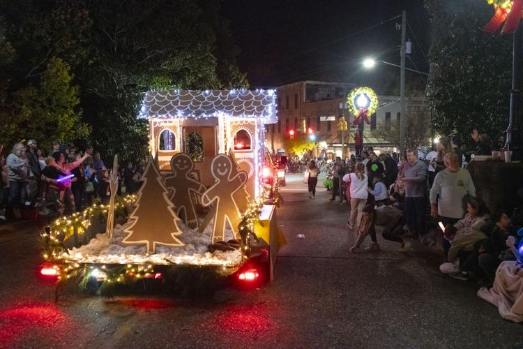 PHOTOS: Christmas on the Coosa