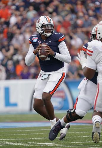 Late touchdown leads Houston past Auburn in Birmingham Bowl