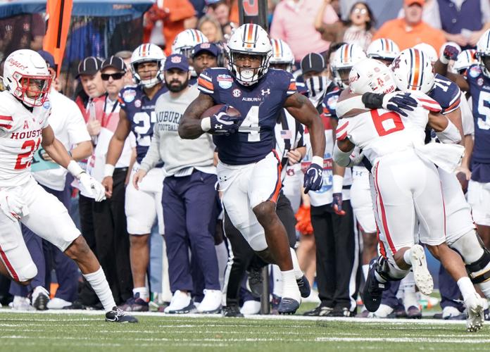 PHOTOS: Auburn and Houston duke it out at the Birmingham Bowl