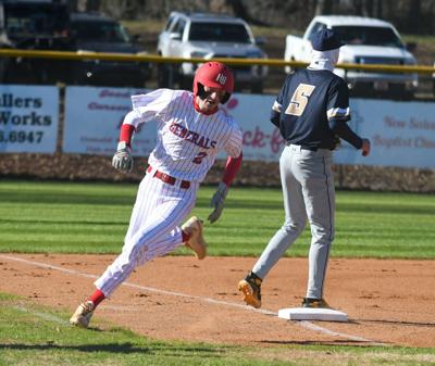 042926-hbs baseball playoffs.jpg