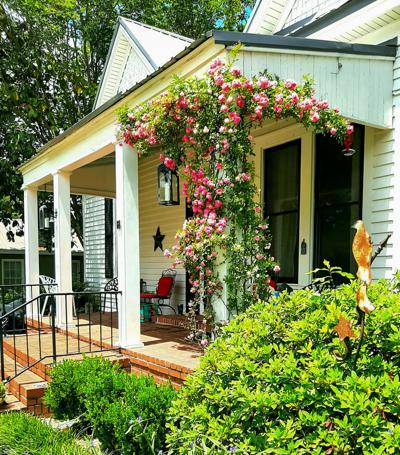 YARD SPOTLIGHT Mirandas’ yard brings neighborhood together