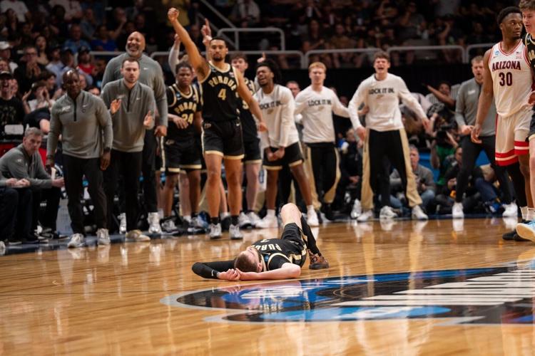 3/28/26 Arizona, Smith lays on floor