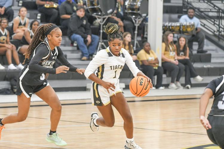 Benjamin Russell opens season with sweep of Dadeville